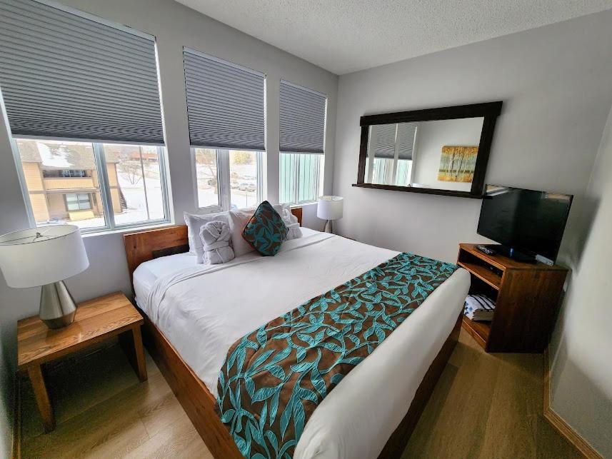 Sunset Resorts Canmore And Spa Bagian luar foto
