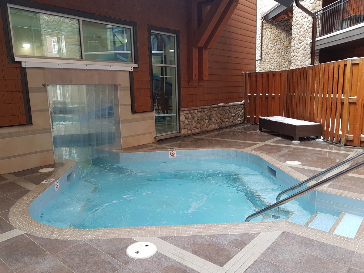 Sunset Resorts Canmore And Spa Bagian luar foto