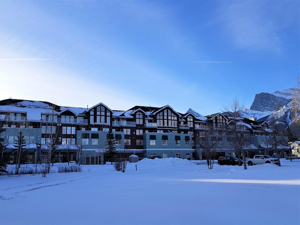 Sunset Resorts Canmore And Spa Bagian luar foto