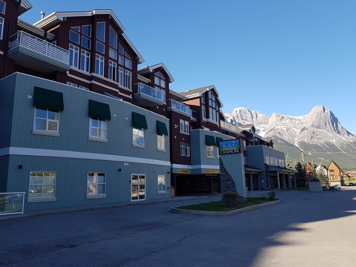 Sunset Resorts Canmore And Spa Bagian luar foto