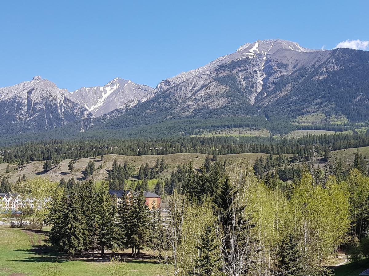 Sunset Resorts Canmore And Spa Bagian luar foto