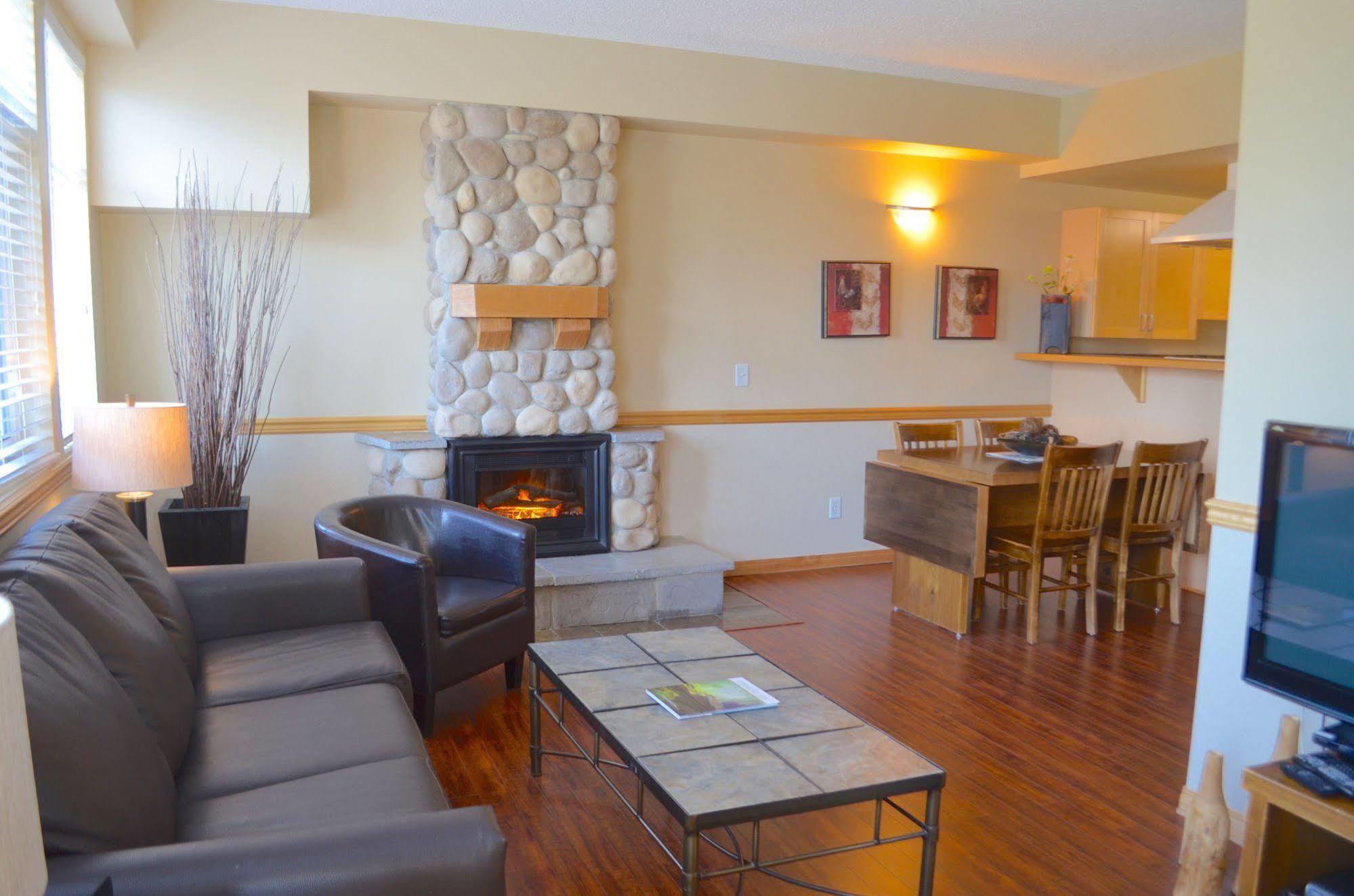 Sunset Resorts Canmore And Spa Bagian luar foto