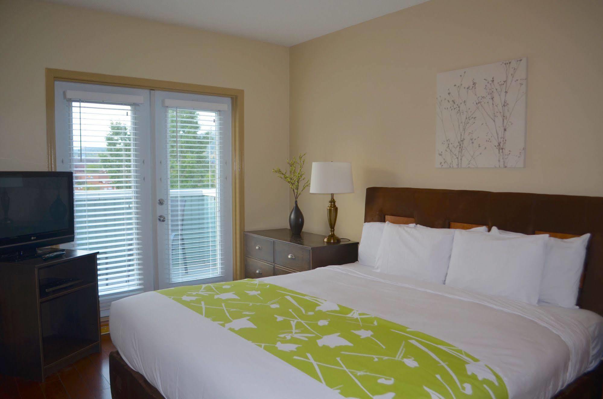 Sunset Resorts Canmore And Spa Bagian luar foto