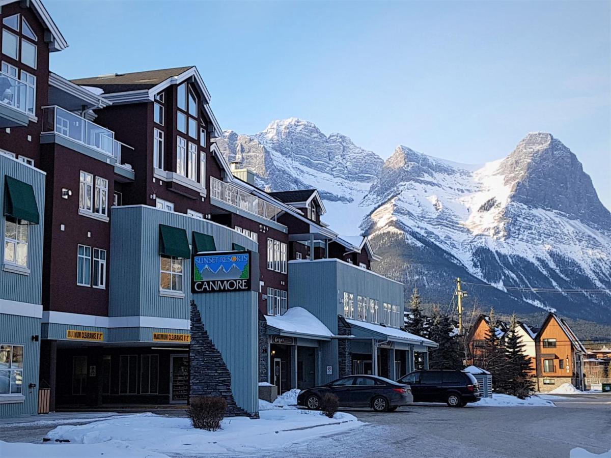 Sunset Resorts Canmore And Spa Bagian luar foto